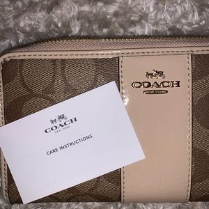 Women’s Coach Wallet